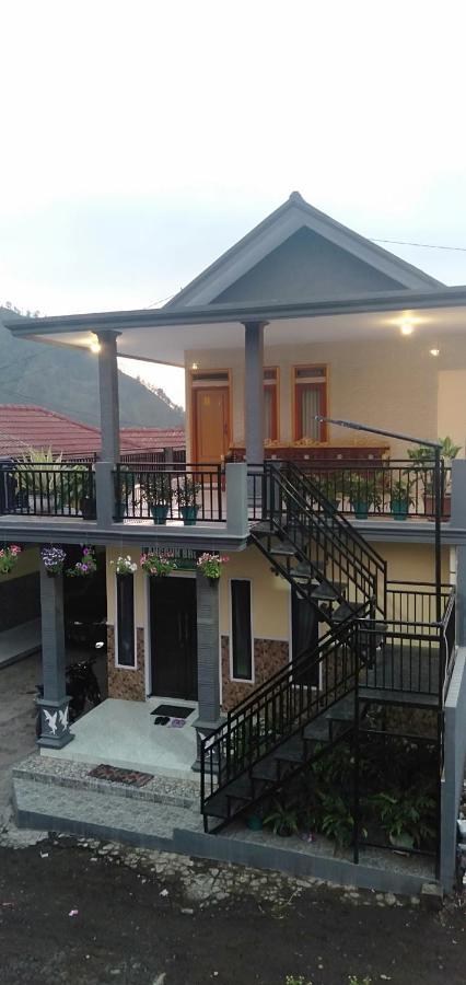 Homestay Anggun Bromo Exteriör bild